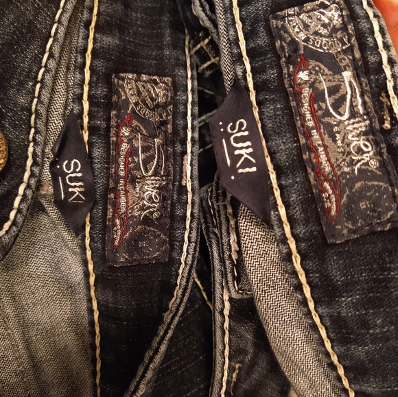 2 identical pairs of Silver suki blue jeans - Picture 10 of 12
